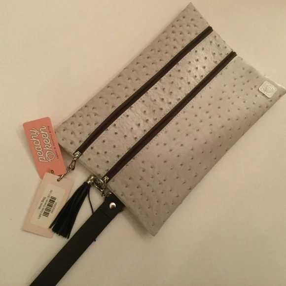 Peachy Keen NWT Clutch Purse Handbag Tan and Brown - Picture 2 of 8